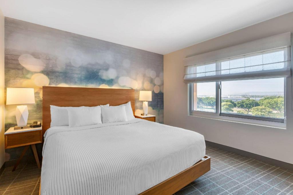 Upgrade, Suite, King Bed