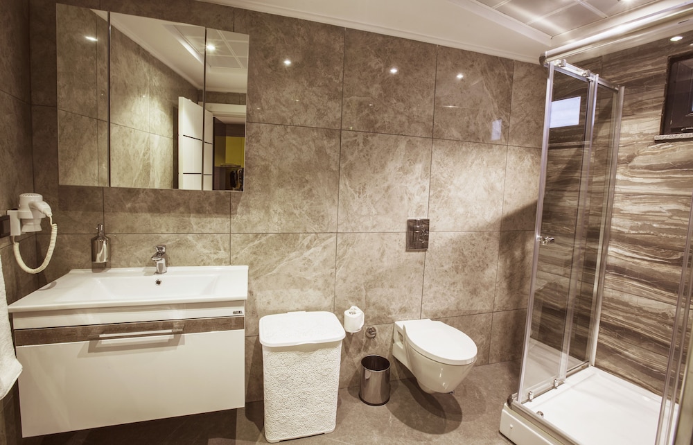 Bmk Suites And Apartments 43/50
