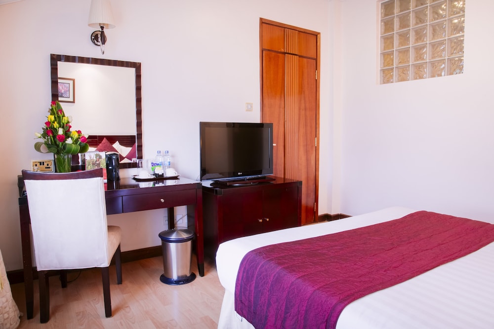 Boma Inn Nairobi 15/50