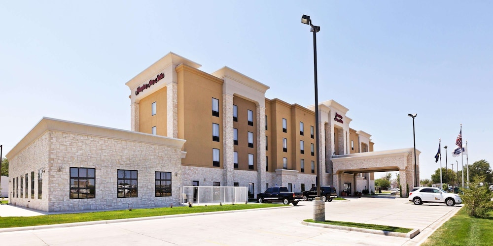 Hampton Inn & Suites Liberal 3/36