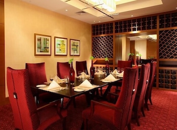 New Century Grand Hotel Shaoxing 38/47