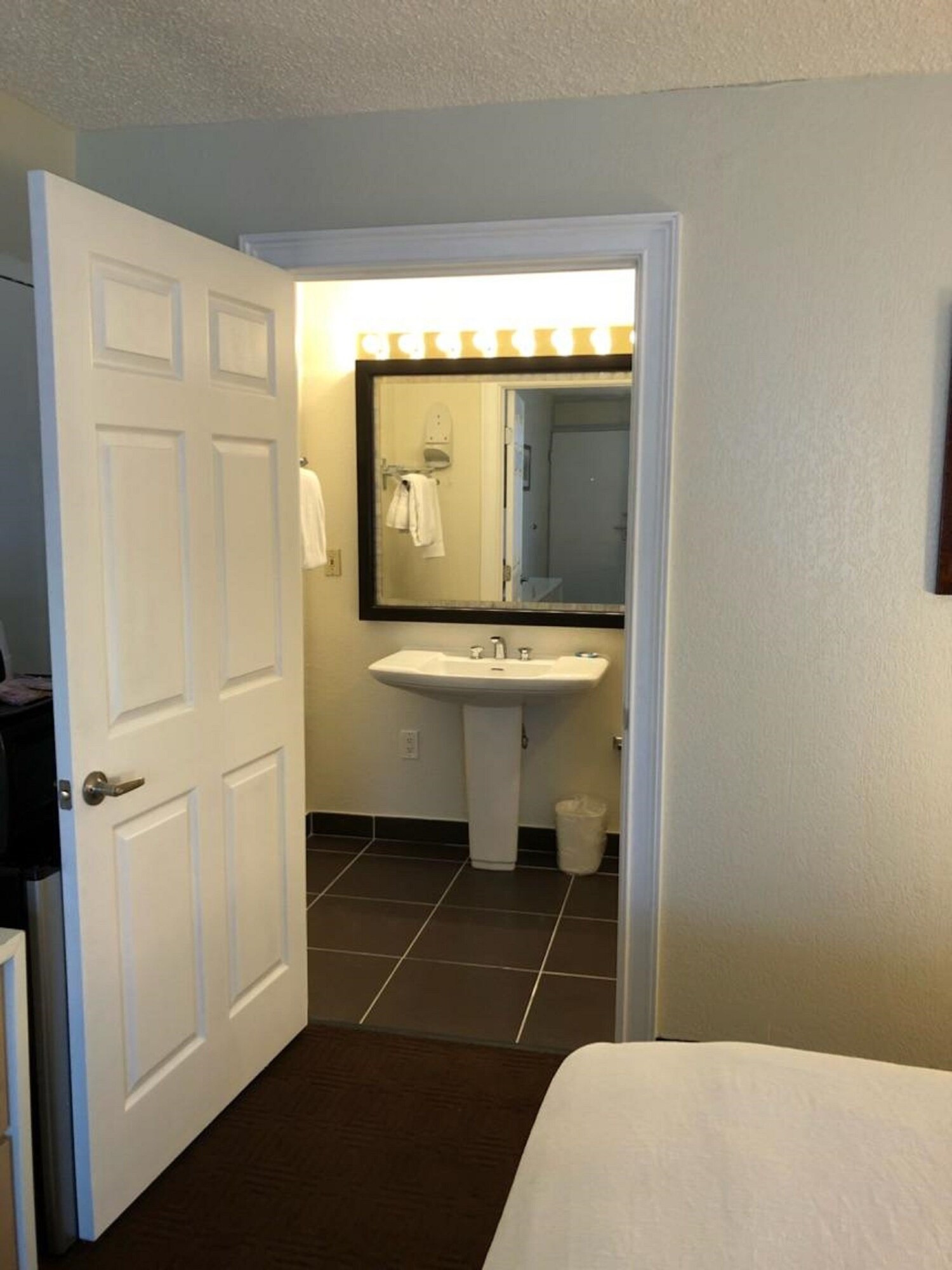 غرفة ديلوكس بسرير كينج لذوي الإعاقة، Floridian Hotel 8/8