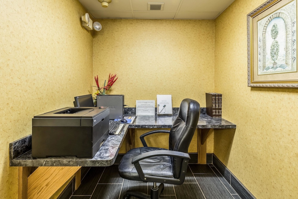Quality Inn Rolla MO 21/49