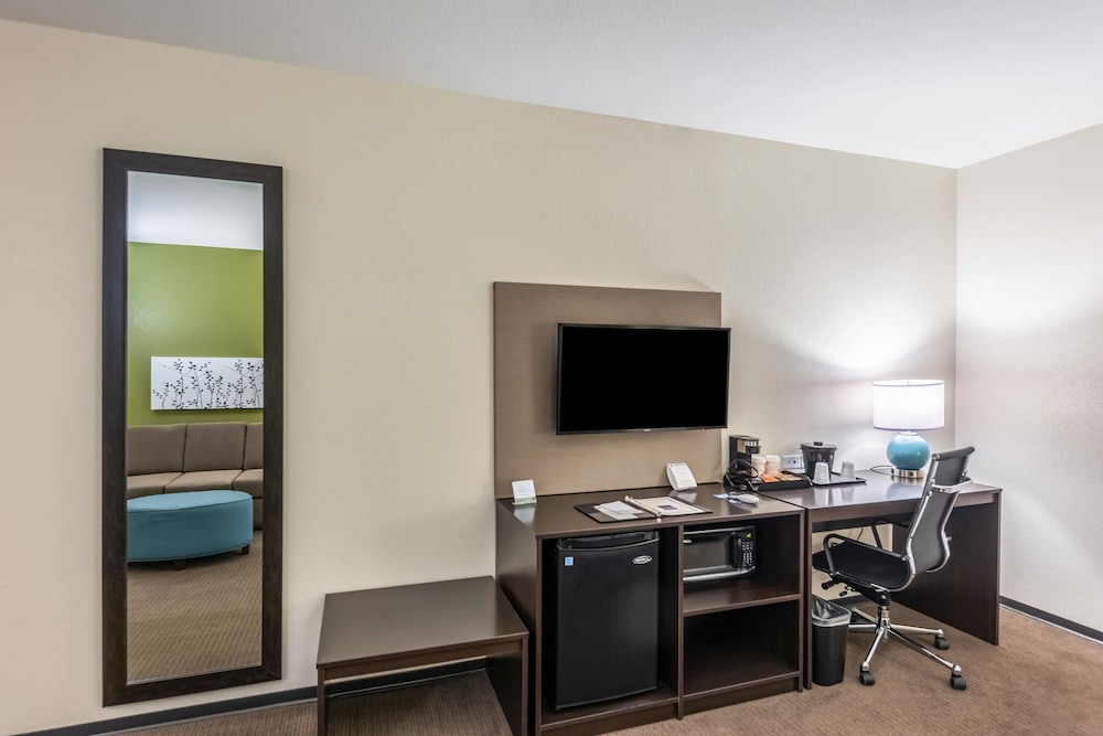 Sleep Inn and Suites Fort Worth Fossil Creek 33/44