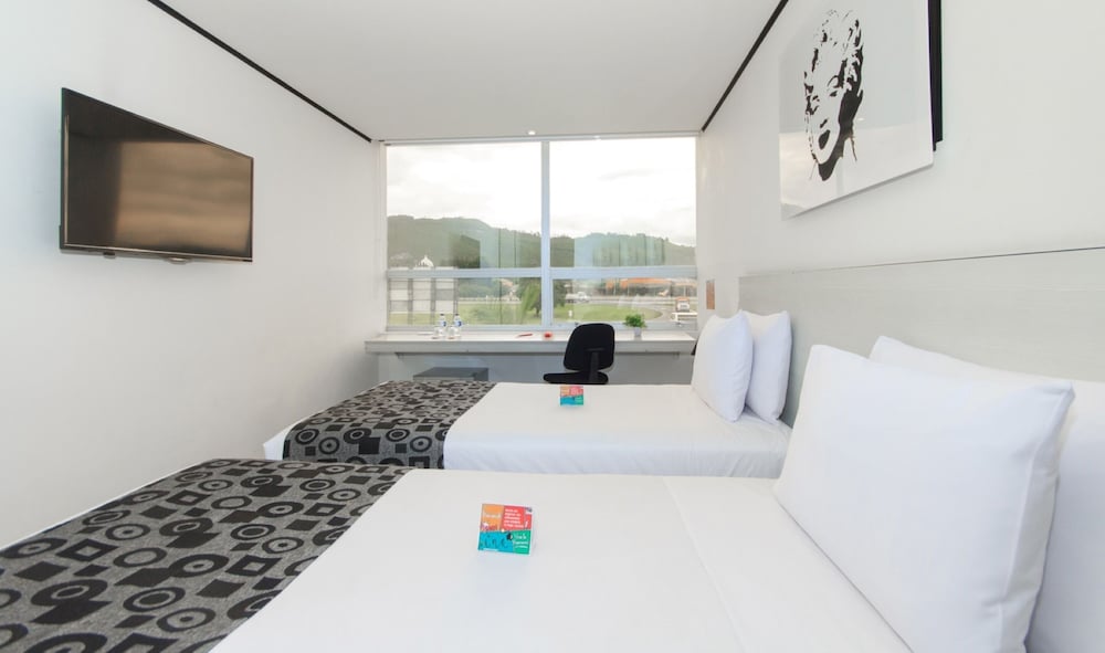 Pop Art Hotel Y Centro De Convenciones 48/70