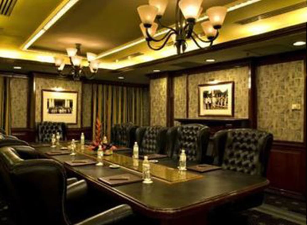 Merdeka Palace Hotel Suites 47/47