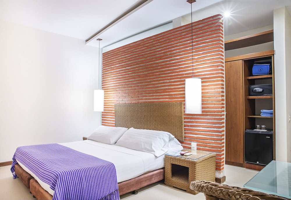 Santorini Hotel And Resort 33/87