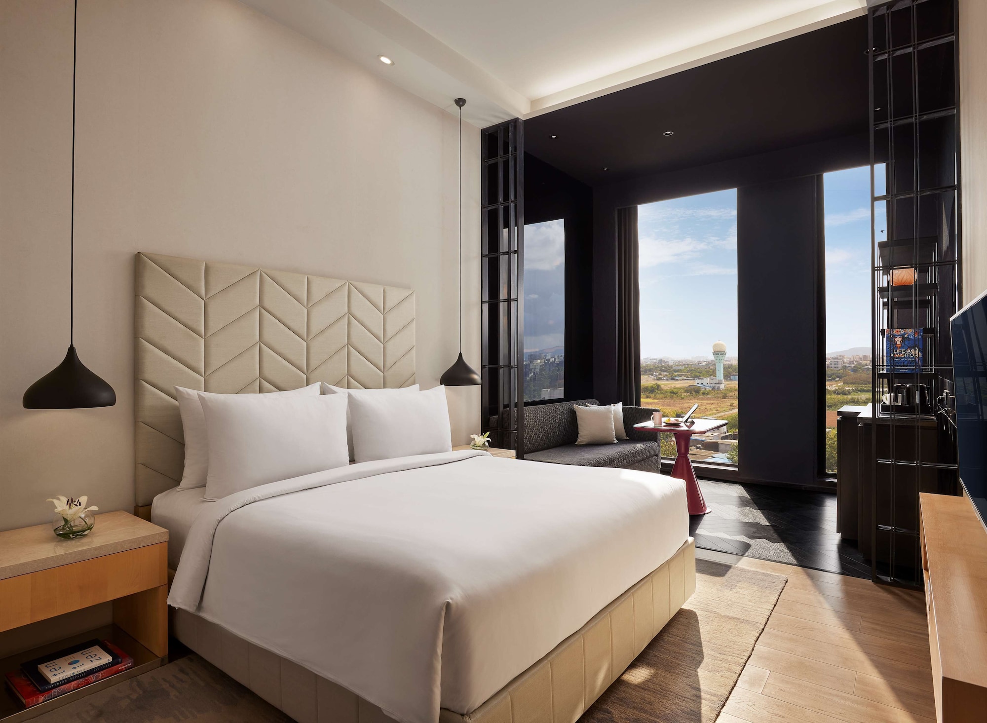 1 QUEEN BED