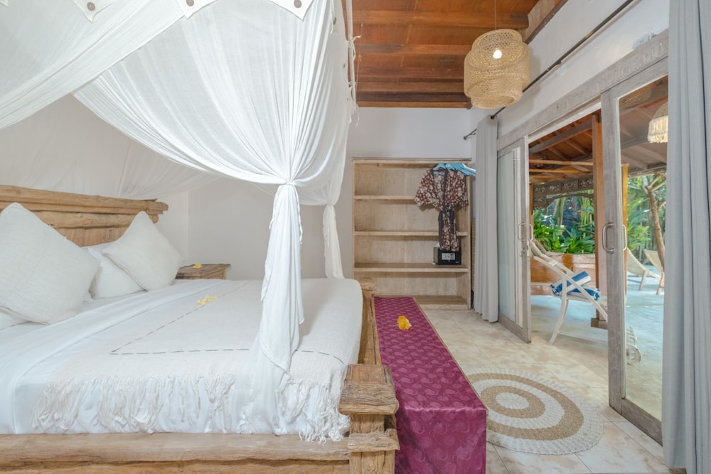 Oberoi Luxury Villas 12/50