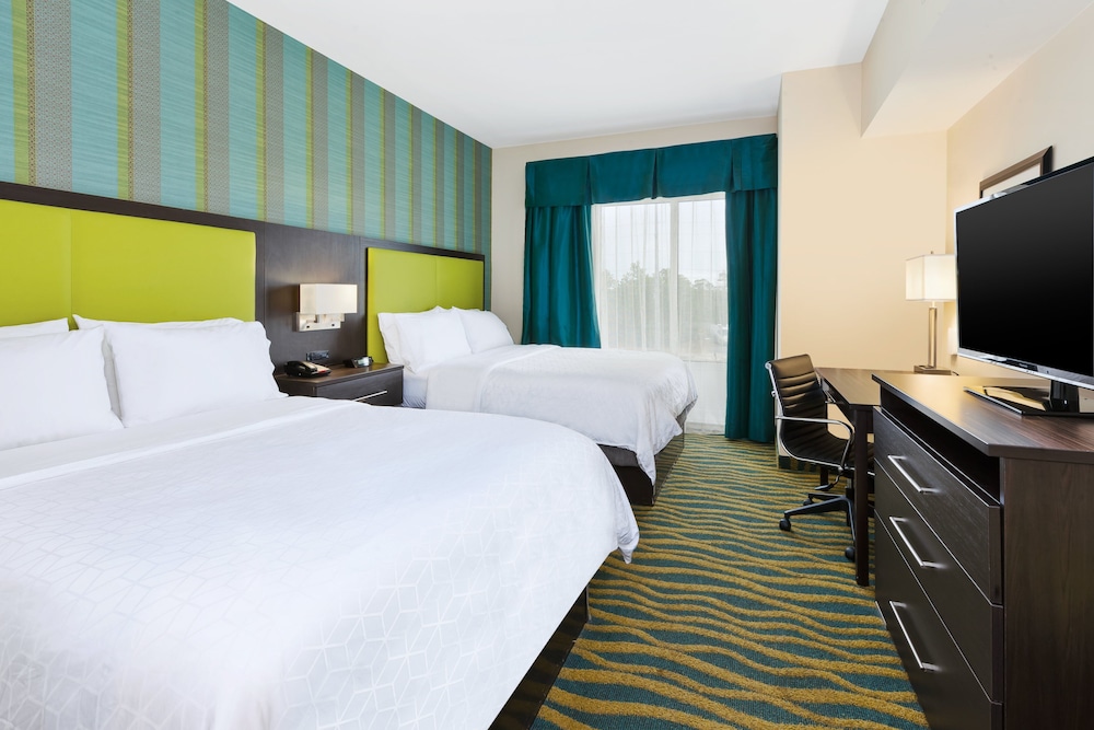 Holiday Inn Express Suites Southport Oak Island Area 20/58