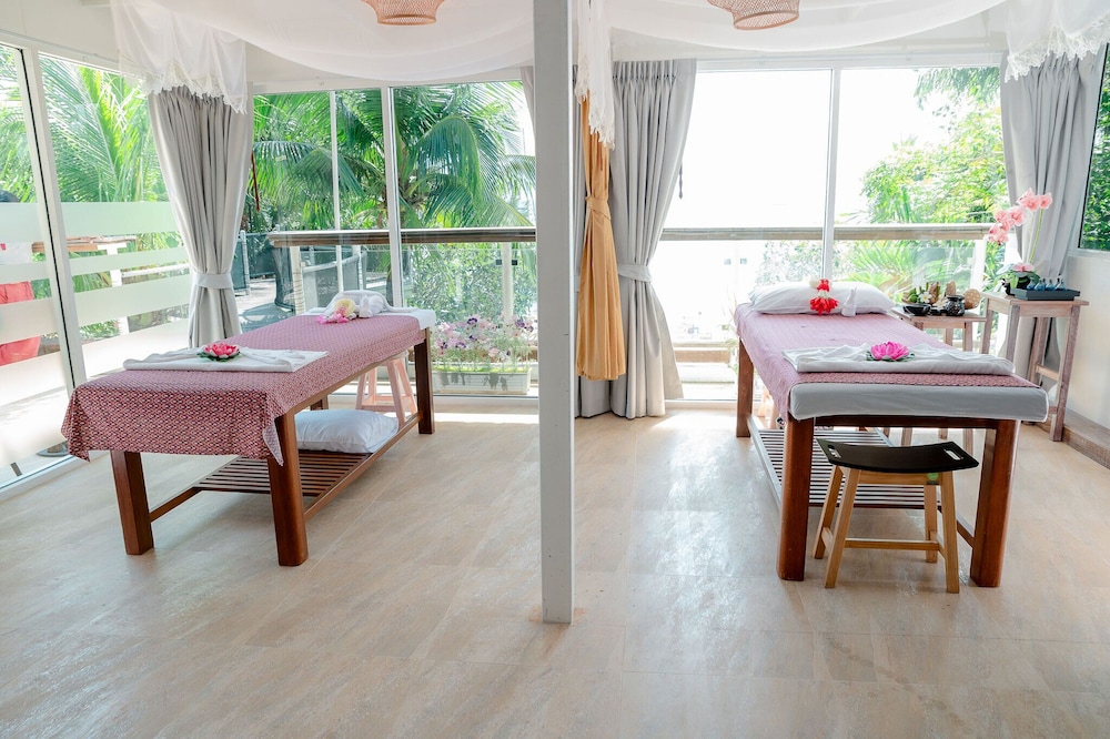 Aochalong Villa Resort & Spa 62/75