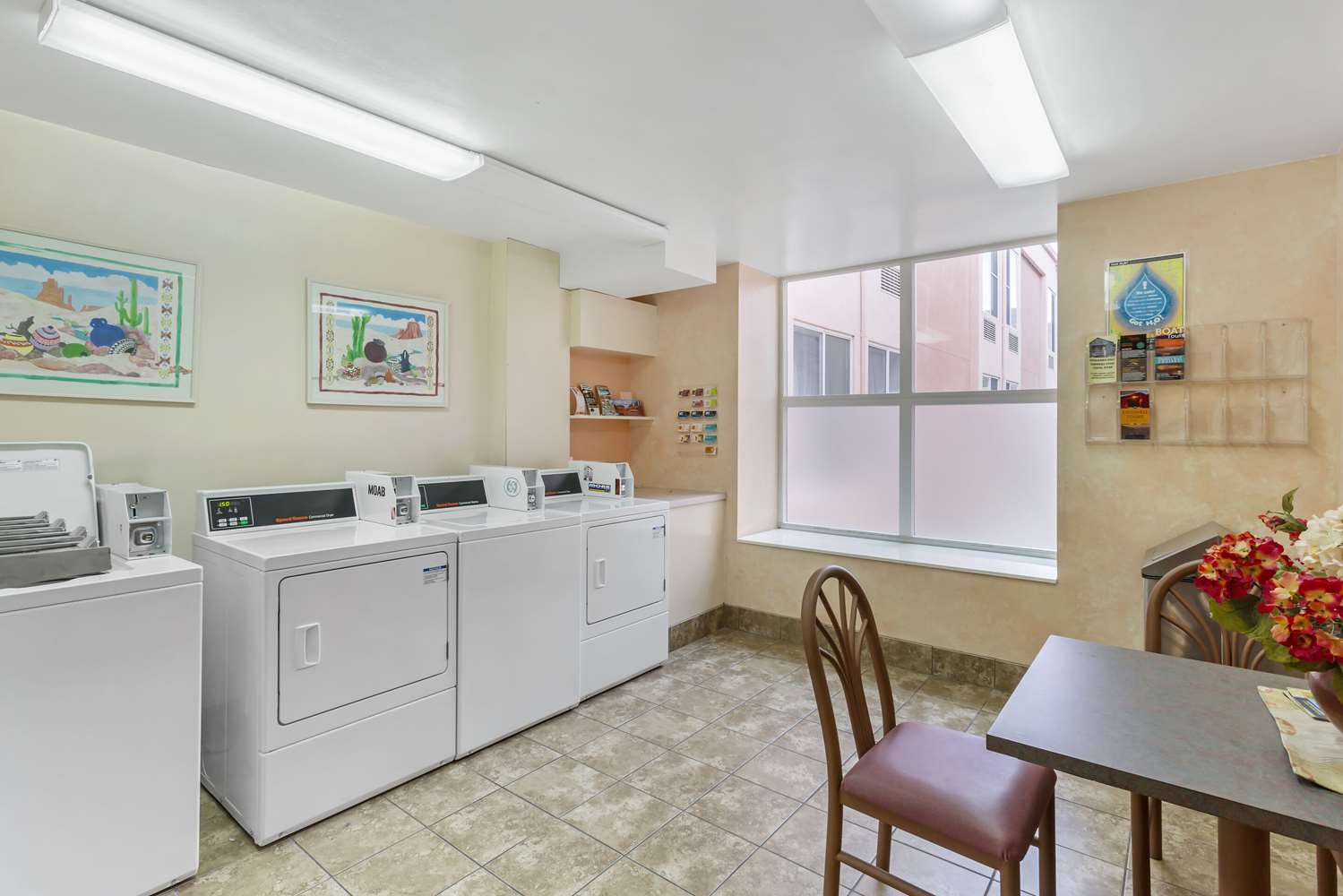 Quality Suites Moab near Arches National Park 38/42