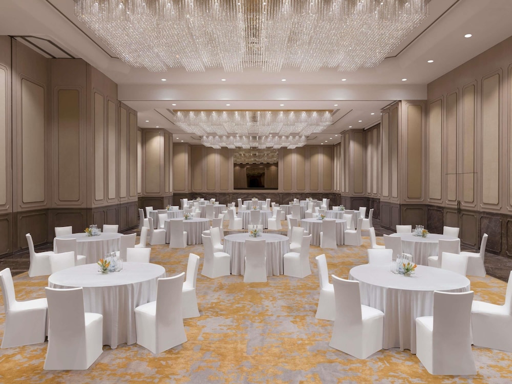 NOVOTEL KOLKATA HOTEL AND RESIDENCES 63/74