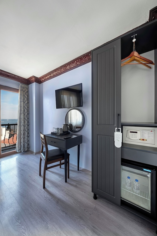 Mytra Hotel 28/50