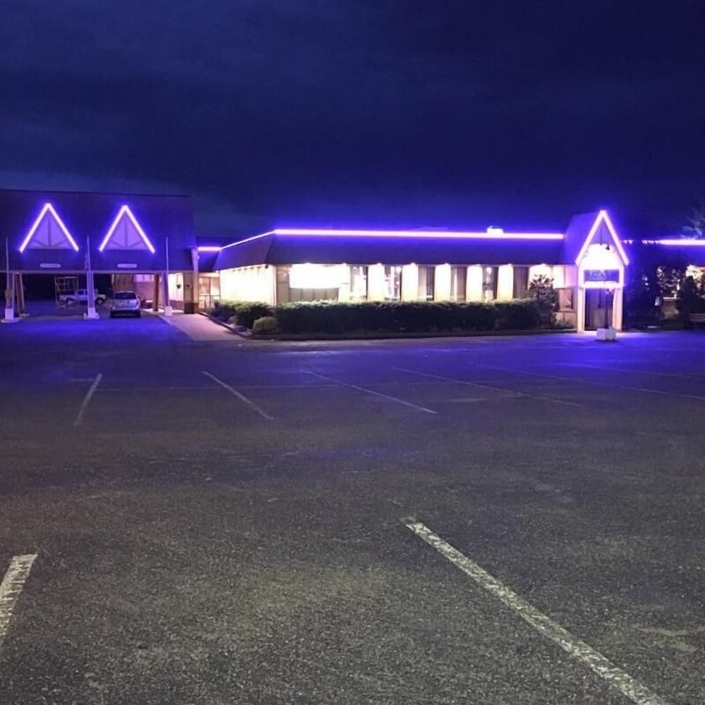Travelodge by Wyndham Gaylord 39/46