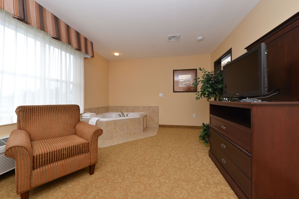 Comfort Inn and Suites McMinnville Wine Country 22/35