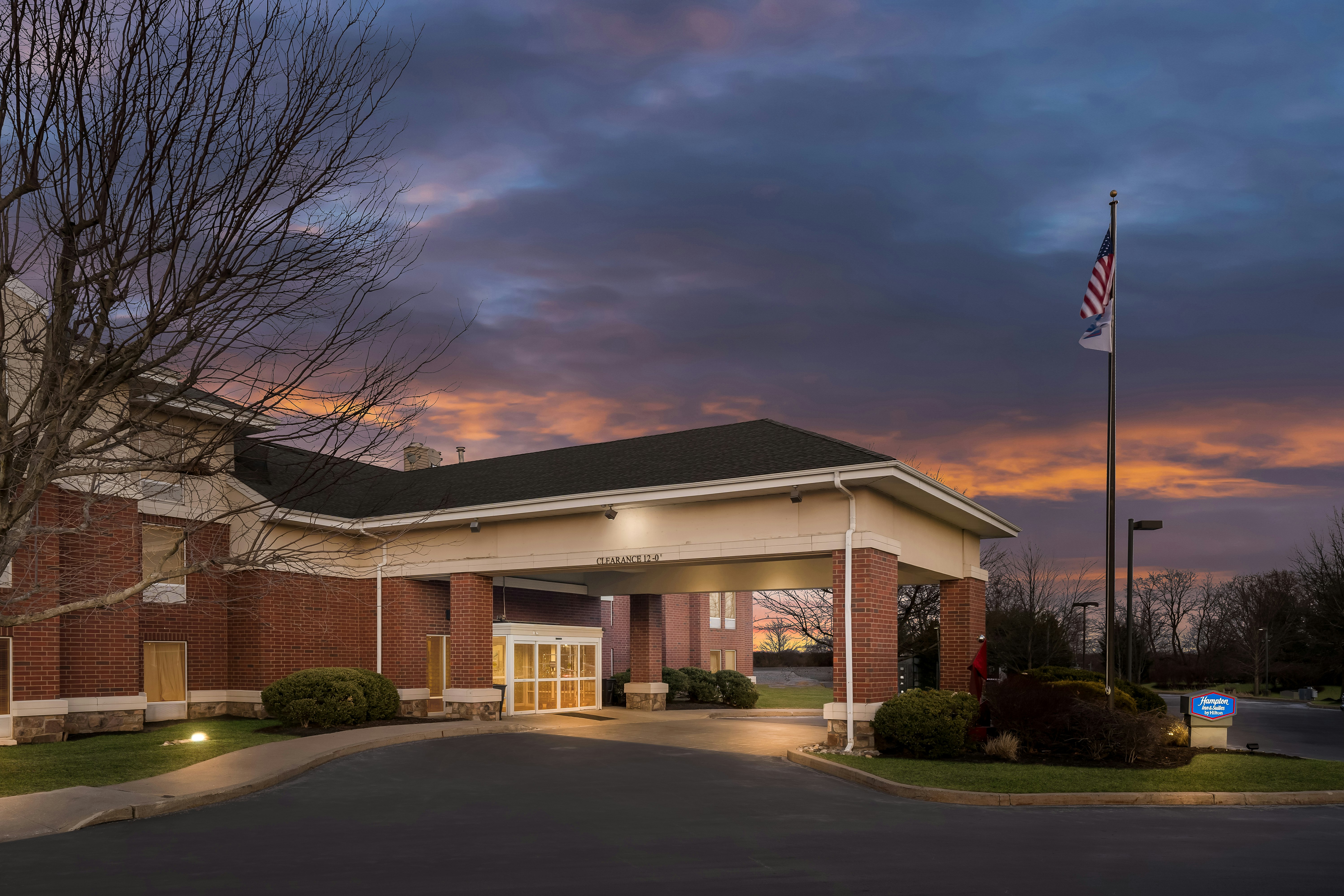Hampton Inn Suites Newtown 3/57