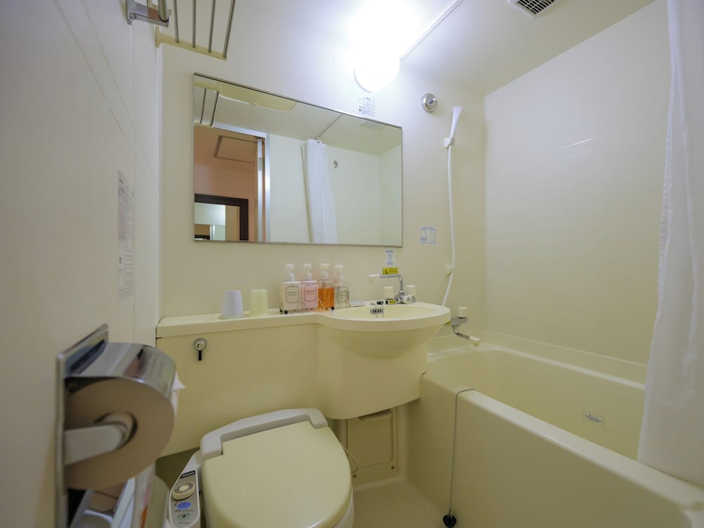 Centre One Hotel Handa 48/50