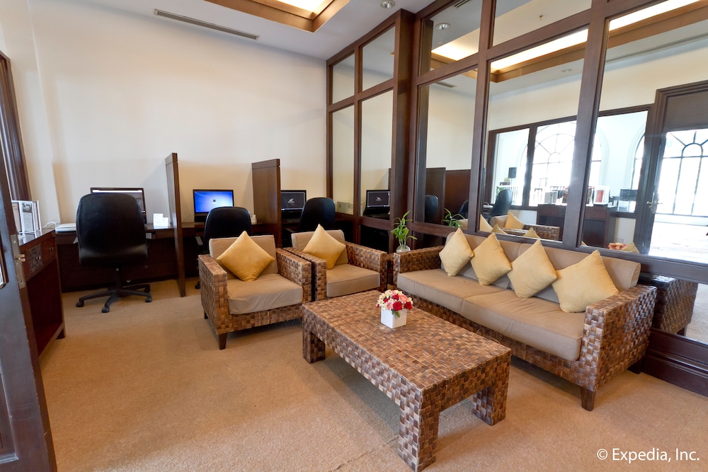 Waterfront Airport Hotel Casino Mactan 33/50