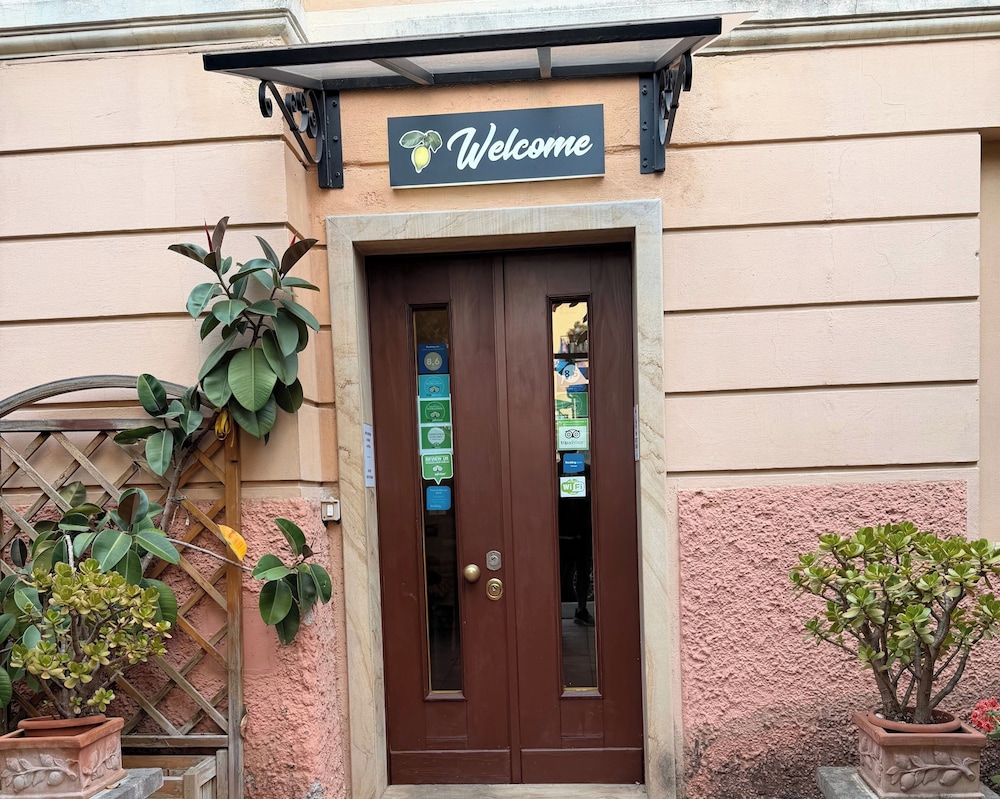 St John Villa B B 3/49