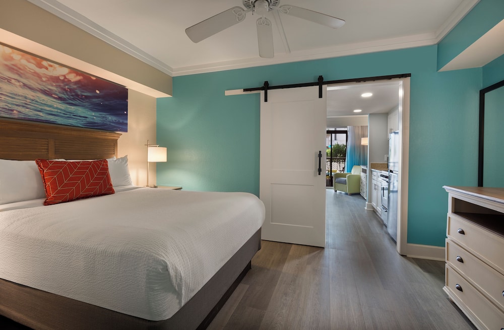 Junior Suite, 2 Queen Beds, Resort View، Grande Cayman Resort 2/3