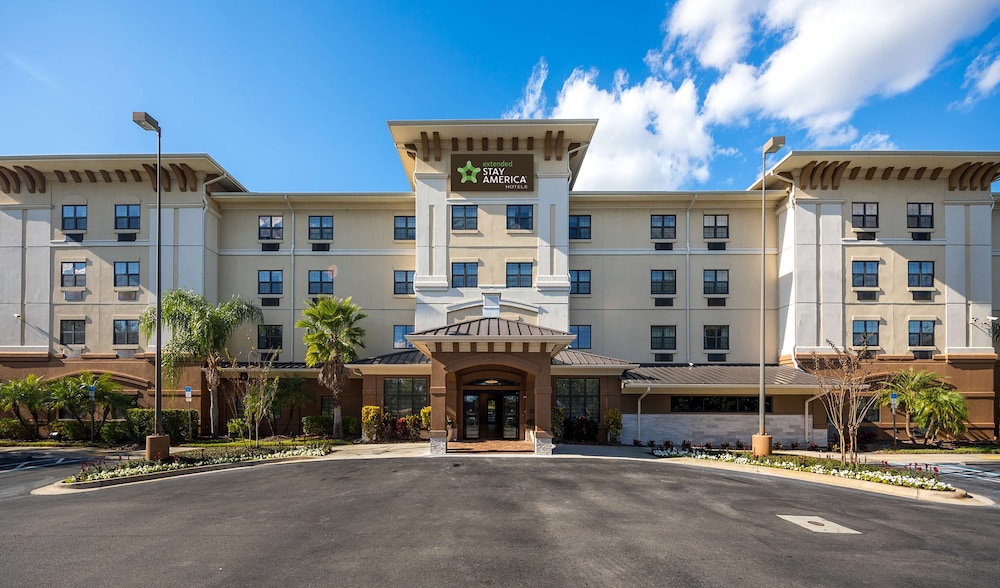 Crestwood Suites Lakeland 61/63