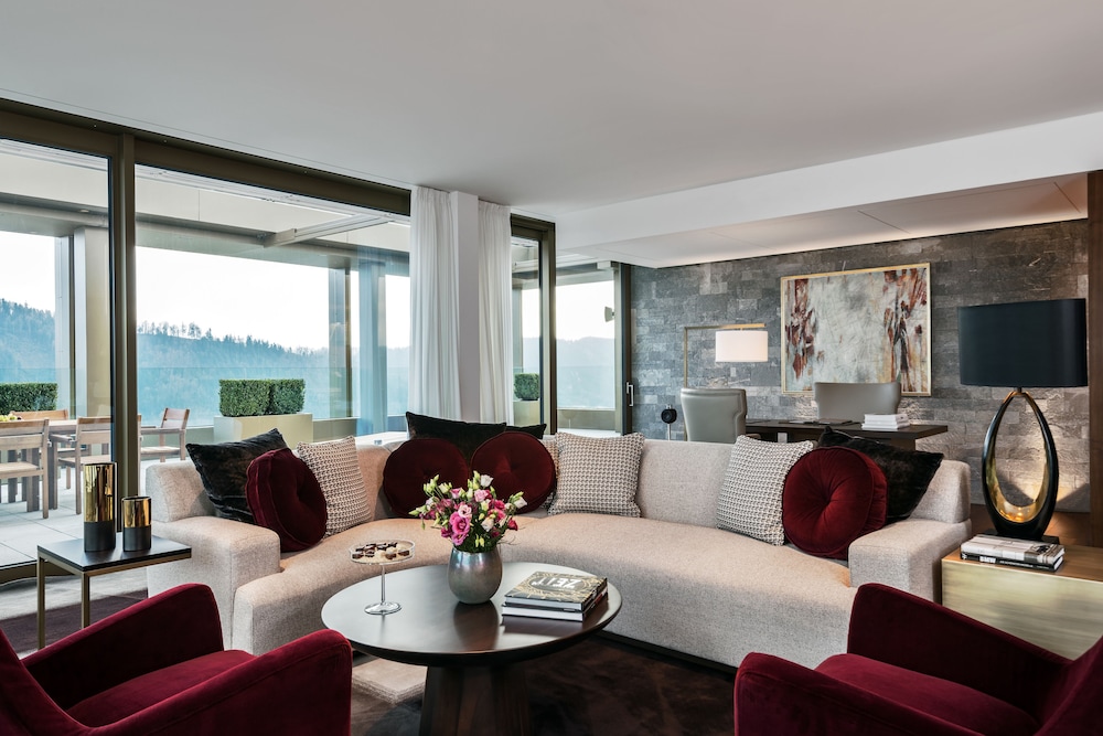 Burgenstock Hotel & Alpine Spa 72/90