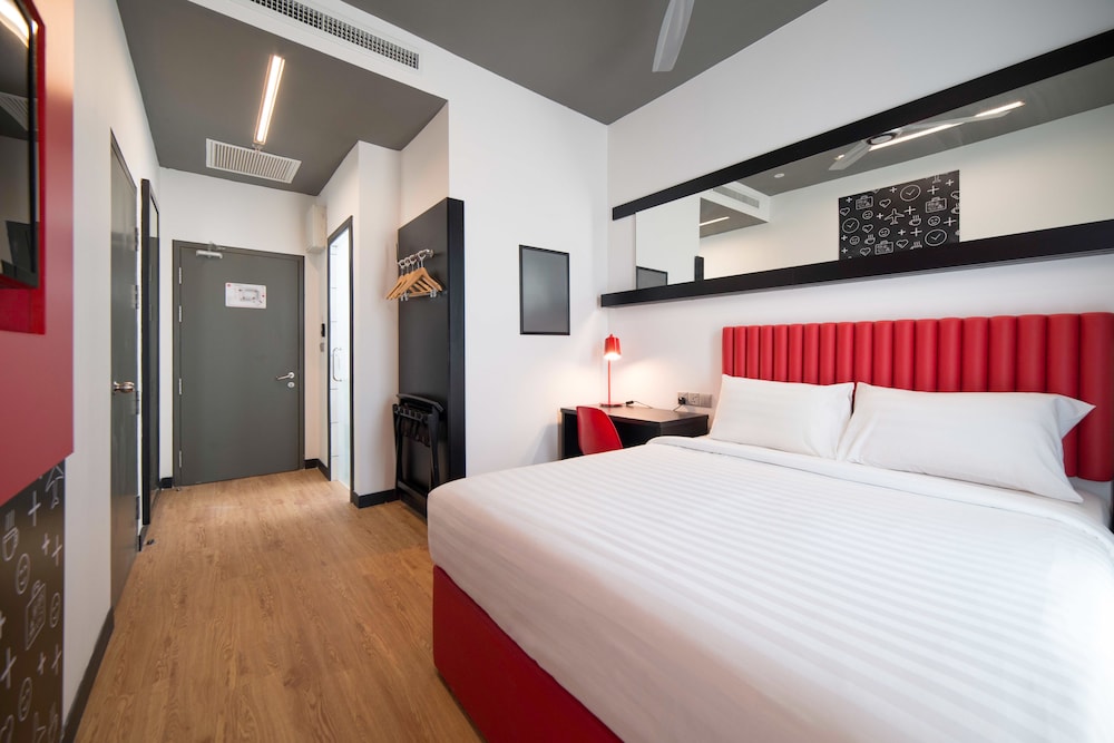 Tune Hotel Klia2 16/61