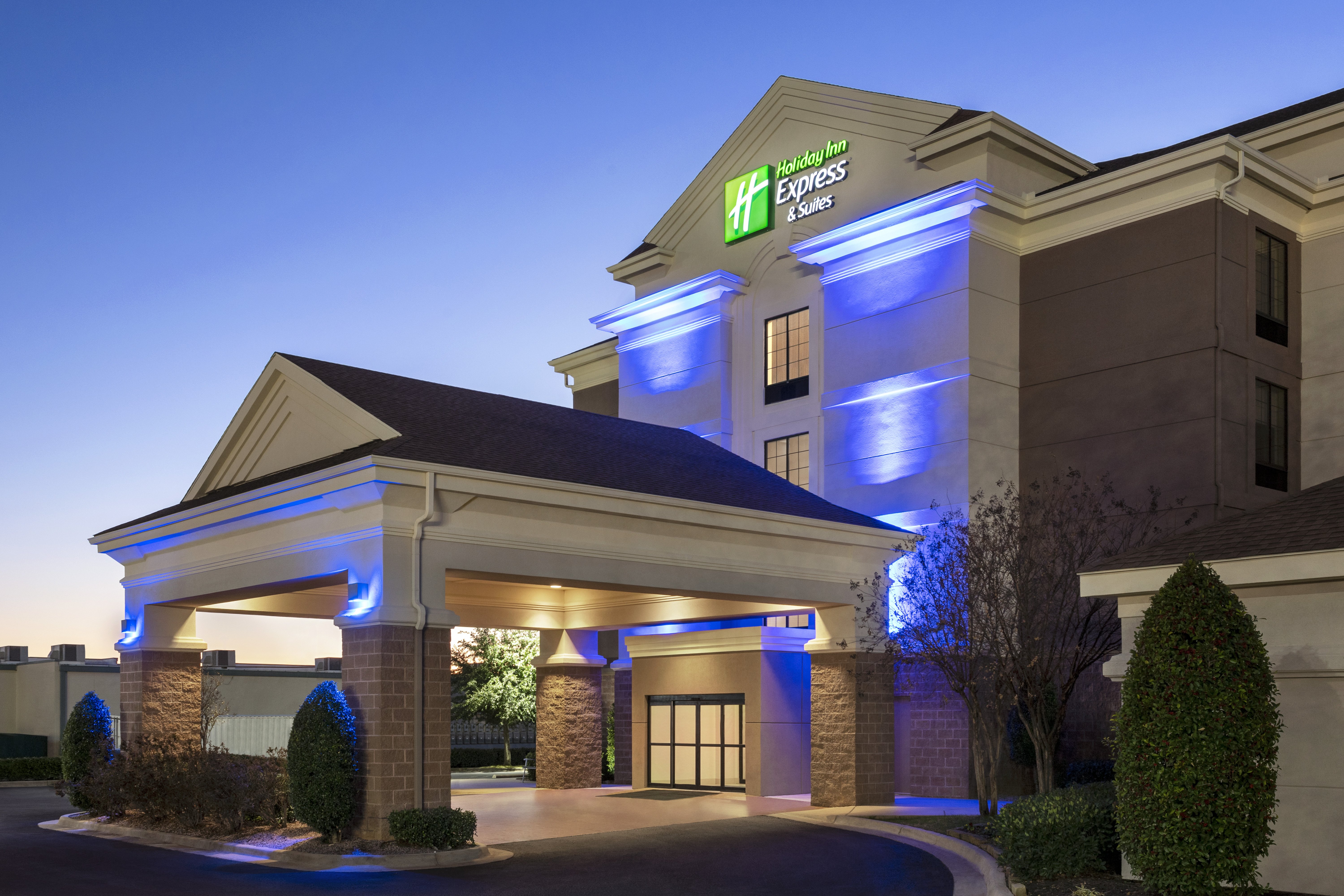 Holiday Inn Express Hotel Suites Durant 2/20