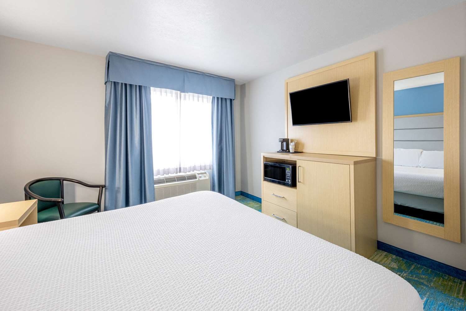 Days Inn By Wyndham Springville 8/44