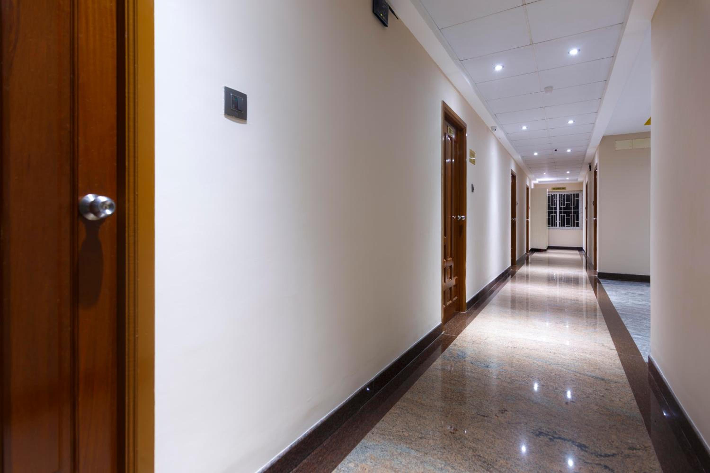 Fabhotel Thaneegai Residency 21/50