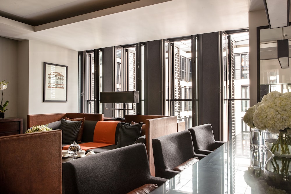 Grosvenor House Suites 18/41
