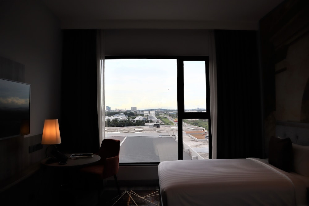 KSL Esplanade Hotel 5/22