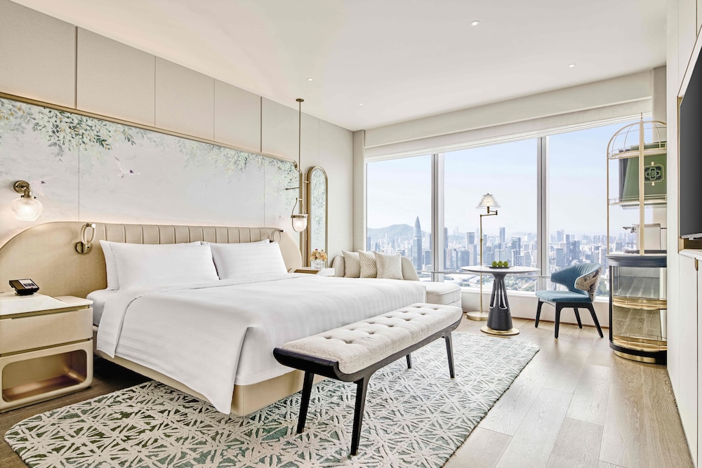 Horizon, King Bed, Bay View