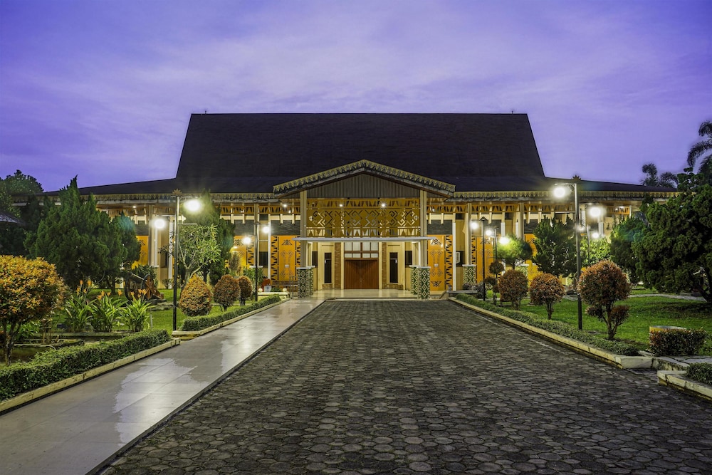 Radisson Lampung Kedaton 8/76
