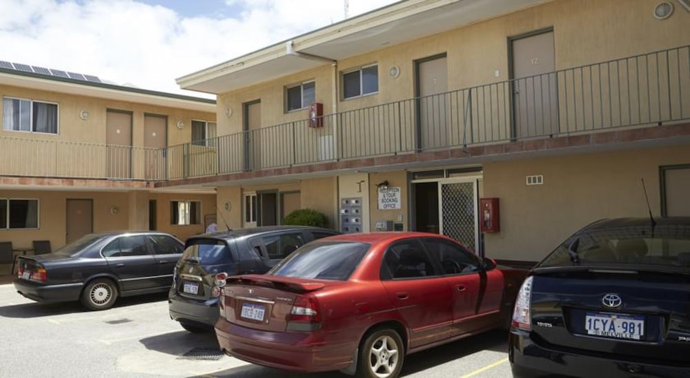Ocean View Motel 20/27