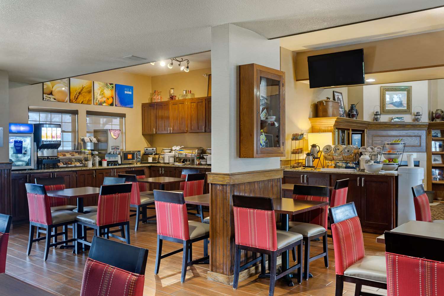 Comfort Inn Marshall Station 30/40