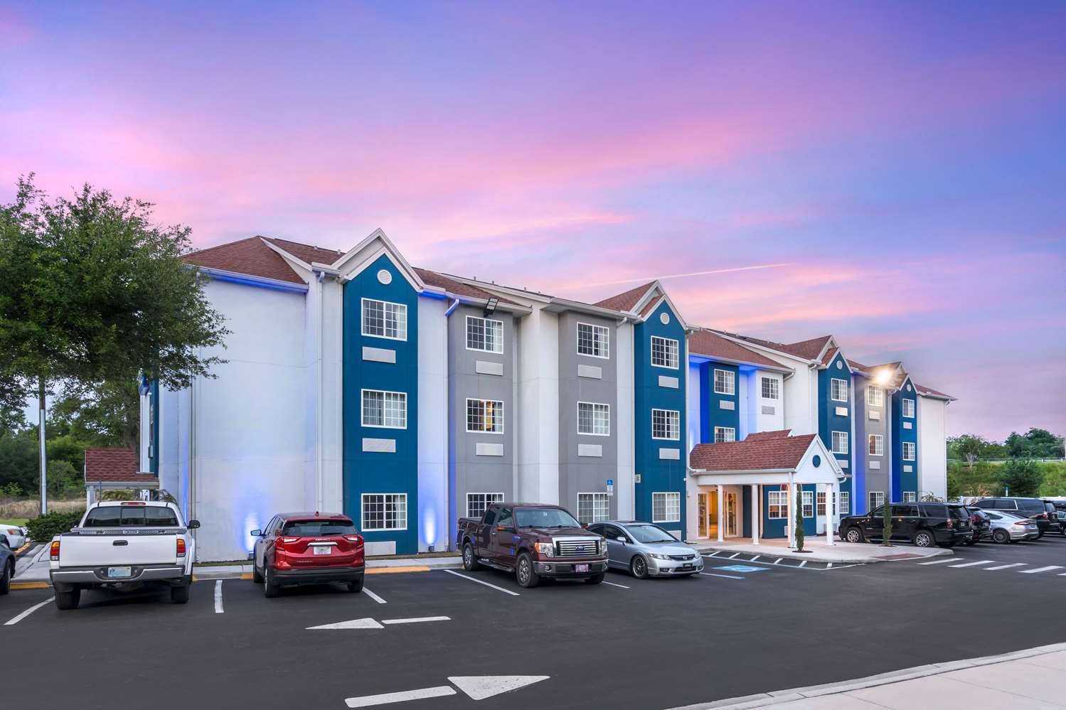 Microtel Inn and Suites by Wyndham Brooksville 47/53