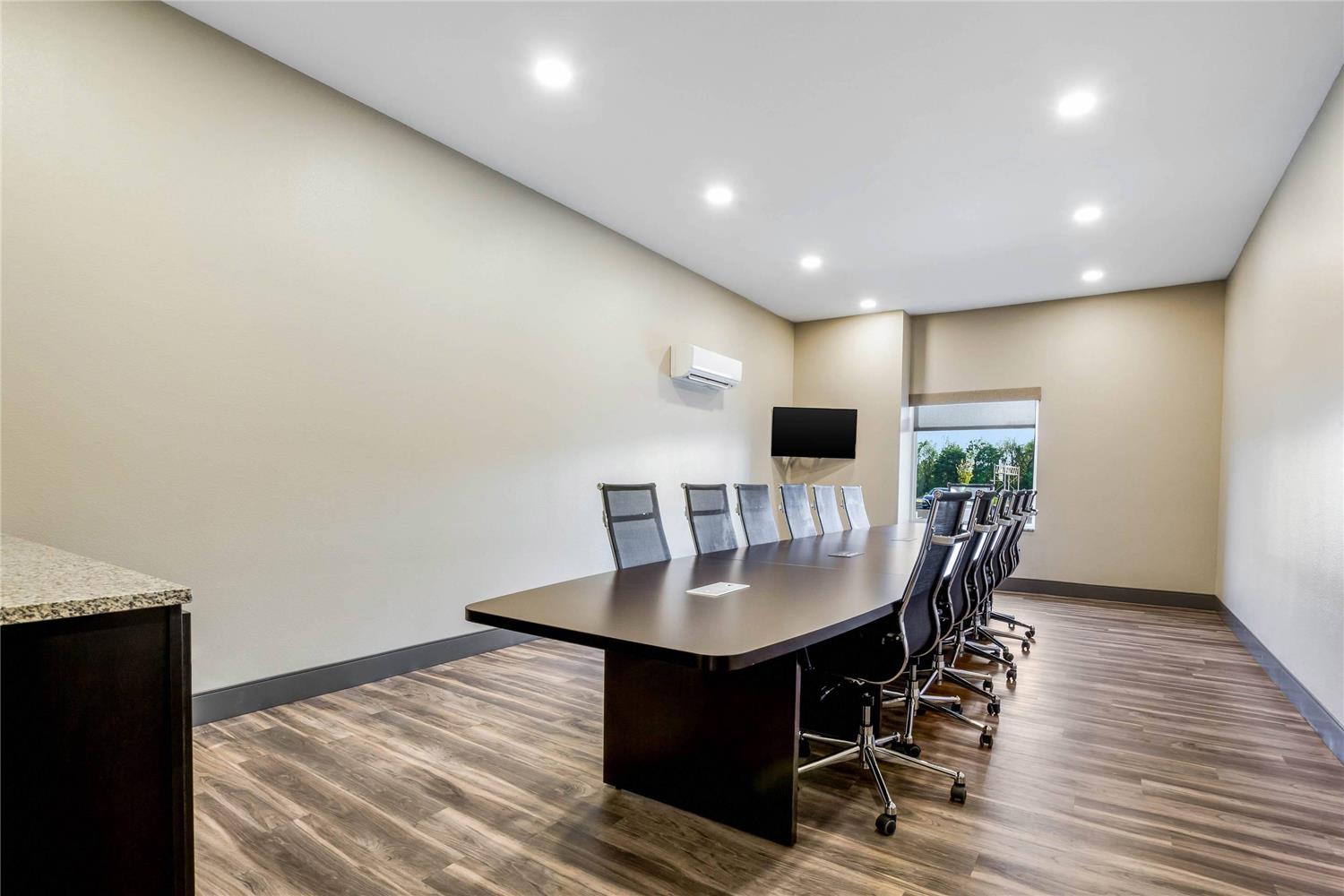 Mainstay Suites Winfield Teays Valley 12/15