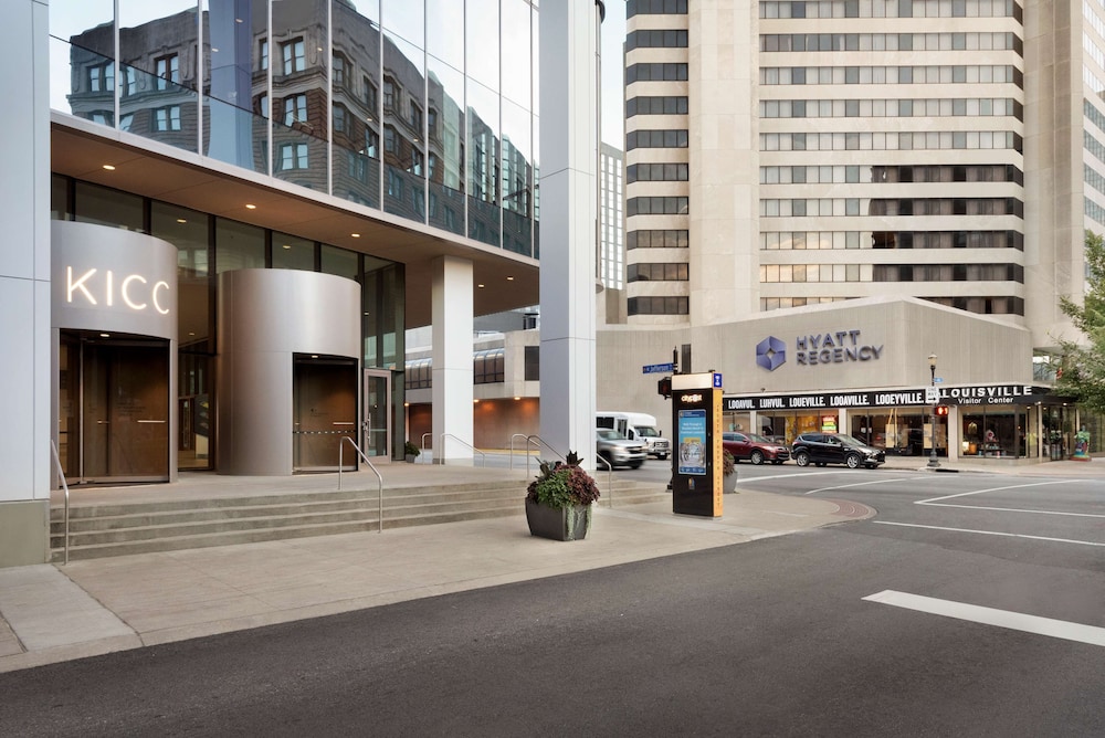 Hyatt Regency Louisville 40/44