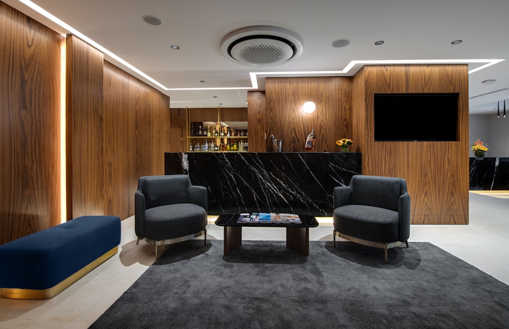 Gleam Collection Hotel 56/62