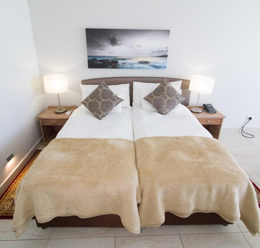 The Point Hotel Spa 12/62