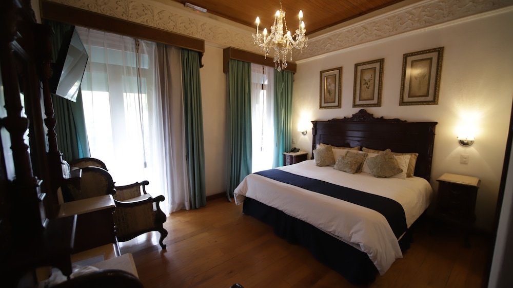 Hotel Luna 24/50