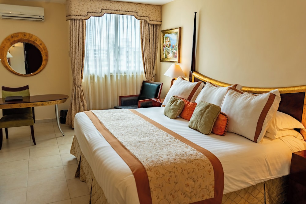 DELUXE, SINGLE, KING BED