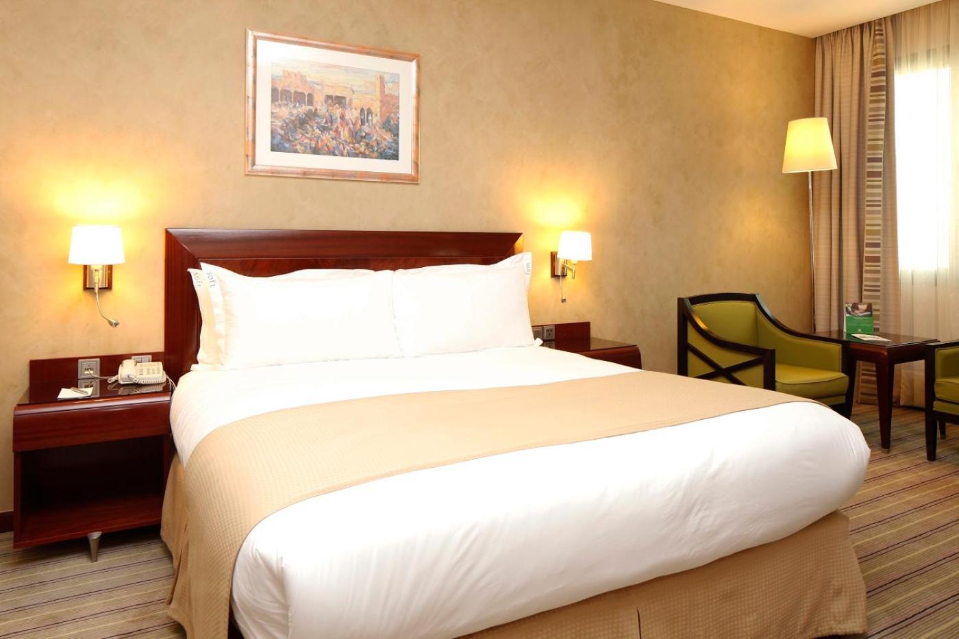 غرفة قياسية بسرير كينج بإطلالة، هوليداي إن - العليا(Holiday Inn Olaya) 3/10