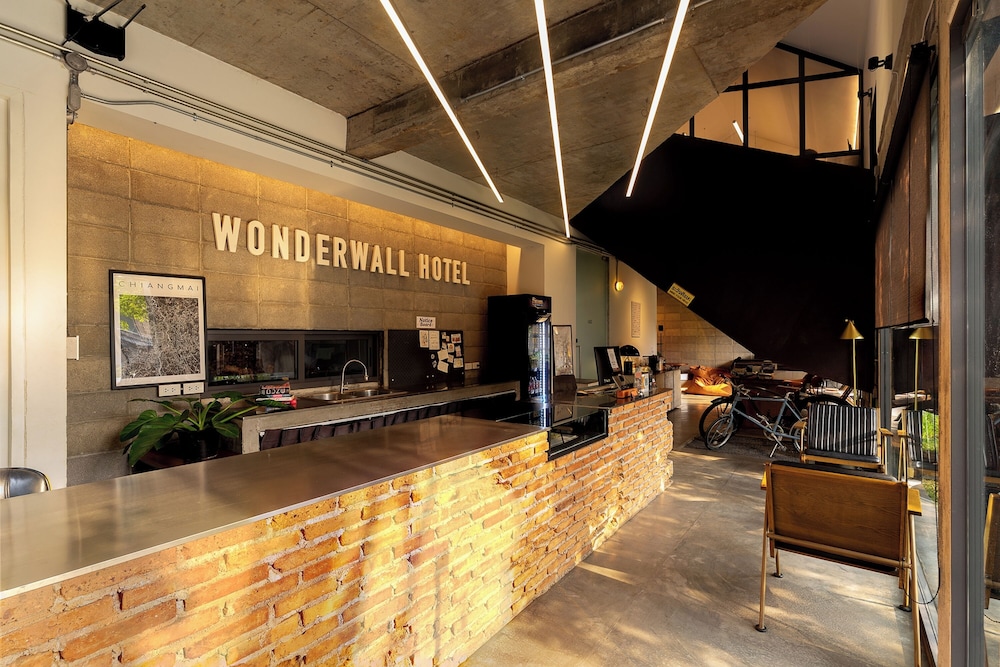 Wonderwall Hotel 6/42
