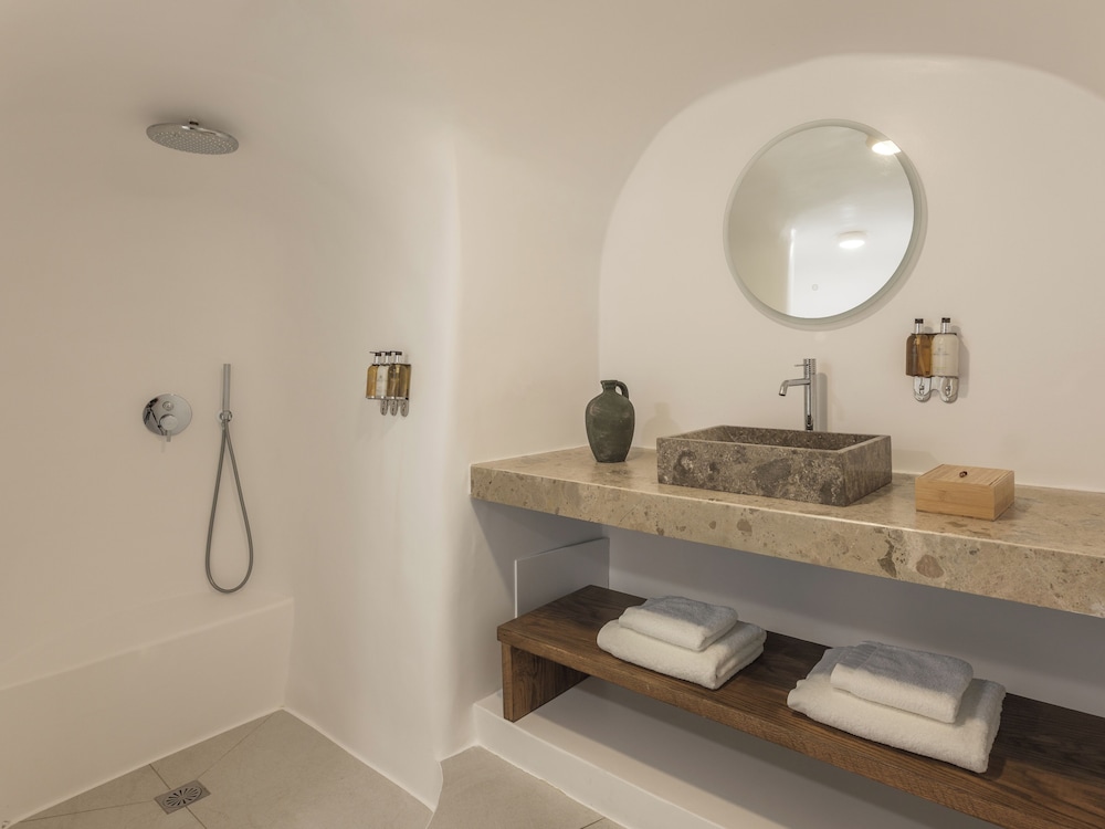 Aspaki Exclusive Hotel by Art Maisons 69/71