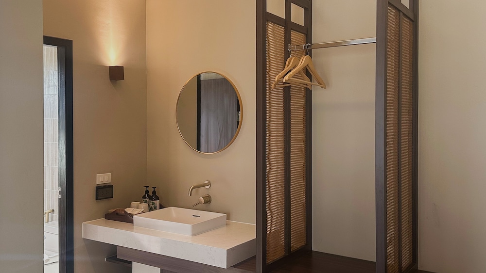 Triple Tree Beach Resort 42/43