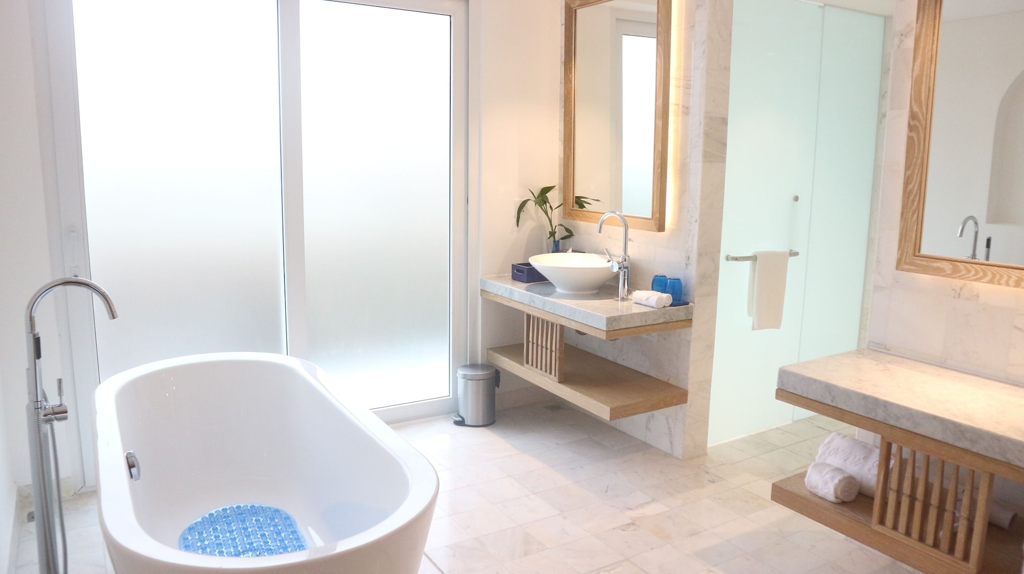 Junior Suite, Twin Beds, Pool View, Balcony, Risemount Premier Resort Danang 7/9