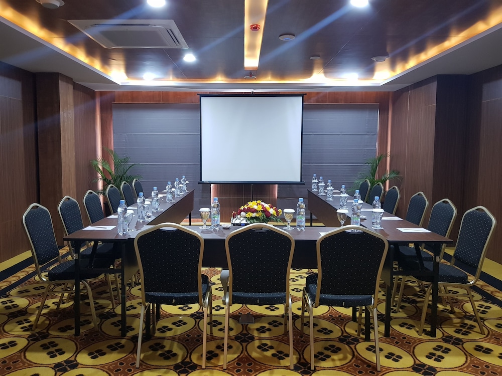 eL Hotel Yogyakarta Malioboro 58/66